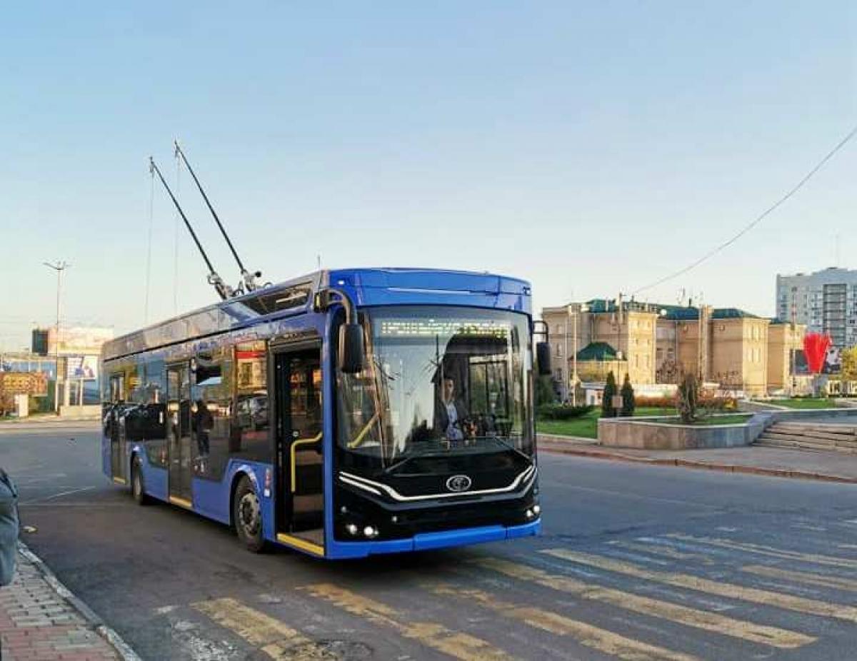 Троллейбус 3 саратов сегодня. Троллейбус Адмирал Саратов. «Адмирал» низкопольный троллейбус 6281с увеличенным автономным ходом. Новые троллейбусы в Саратове. Троллейбус Адмирал 2022.