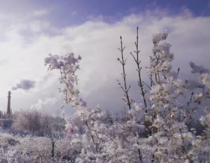 Морозы в москве. Мороз крепчает стихи. Зимний пейзаж. Четвертый день февраля. Люди зимой на улице.